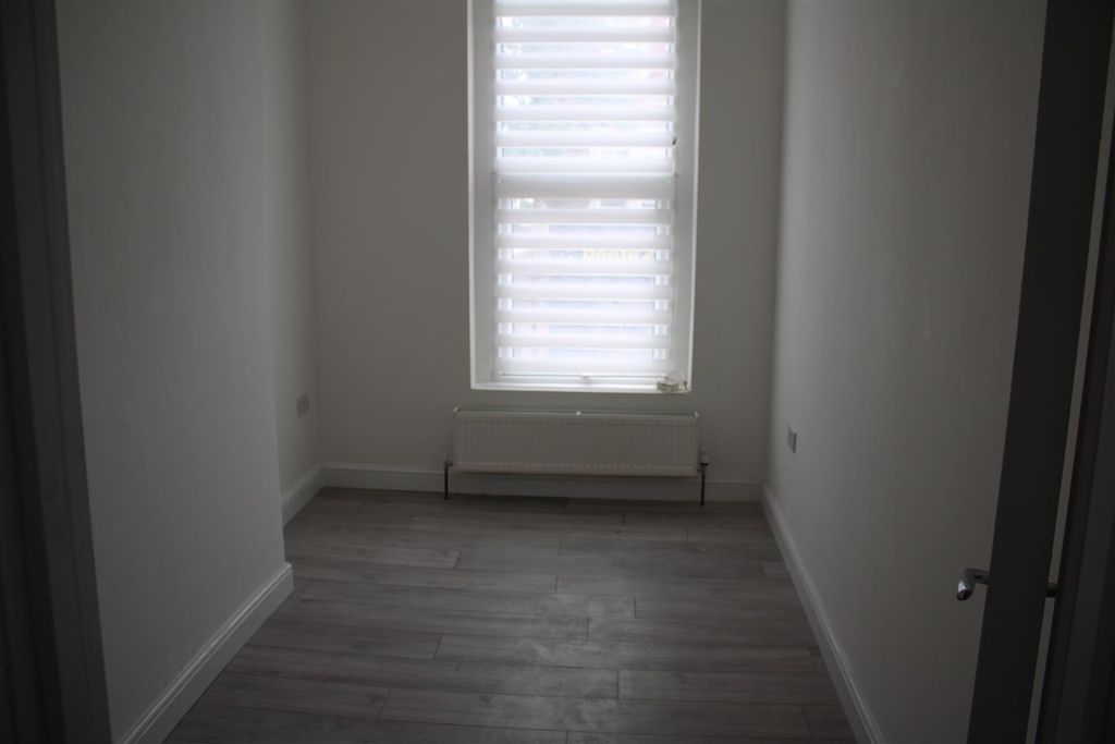 Property photo 3 of 8 Img_9030.Jpg