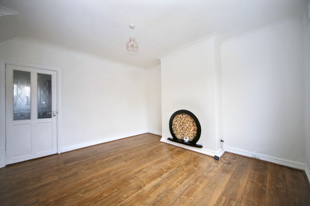 Property photo 2 of 22