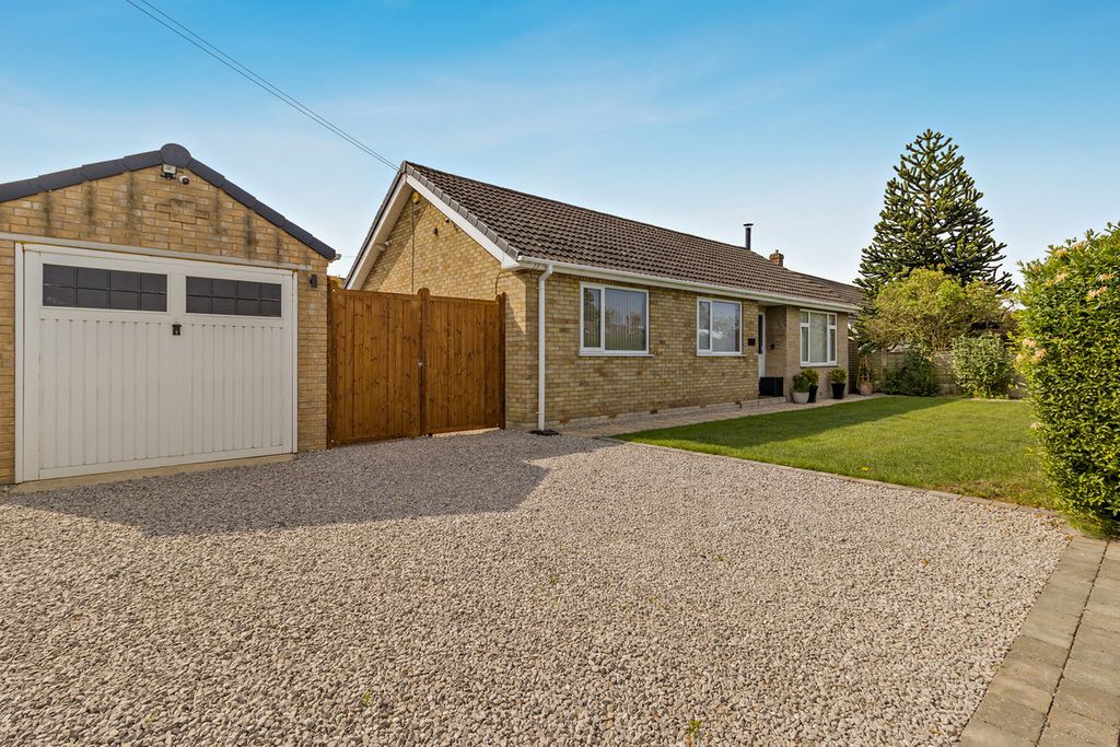 Property photo 1 of 34