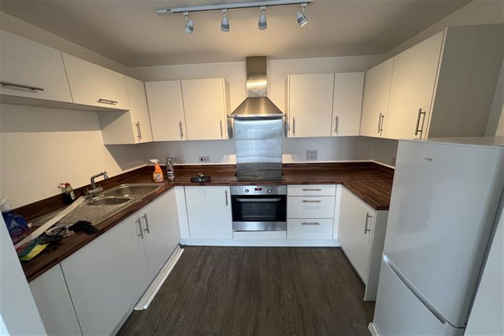 Property photo 1 of 10 (Main)