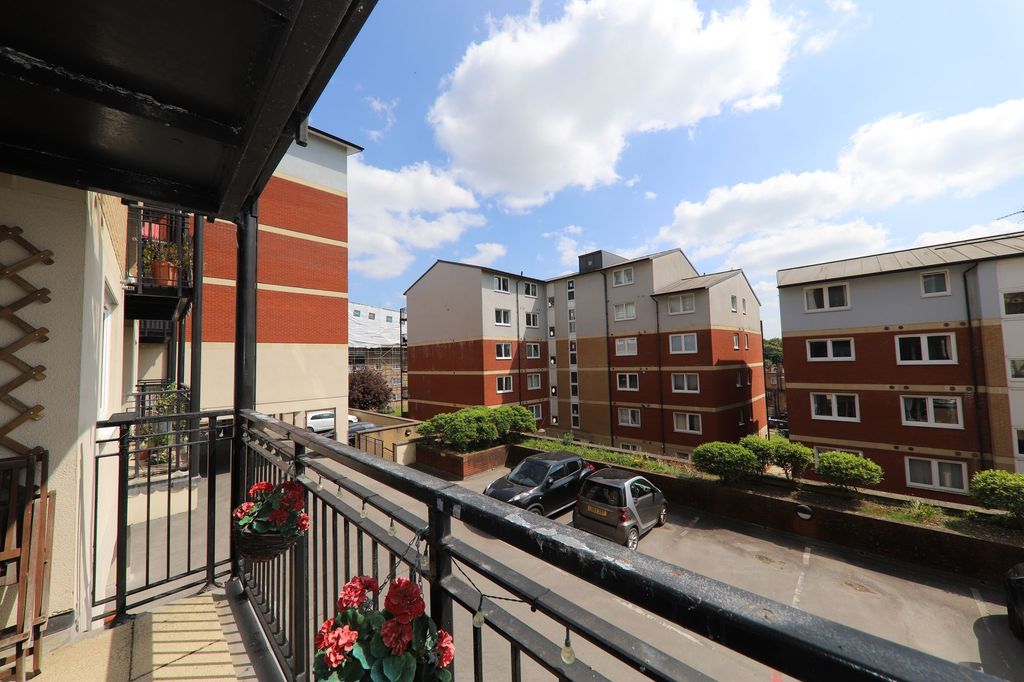 Property photo 2 of 7 Balcony