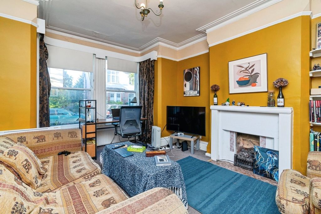 Property photo 2 of 17 Picture No. 14