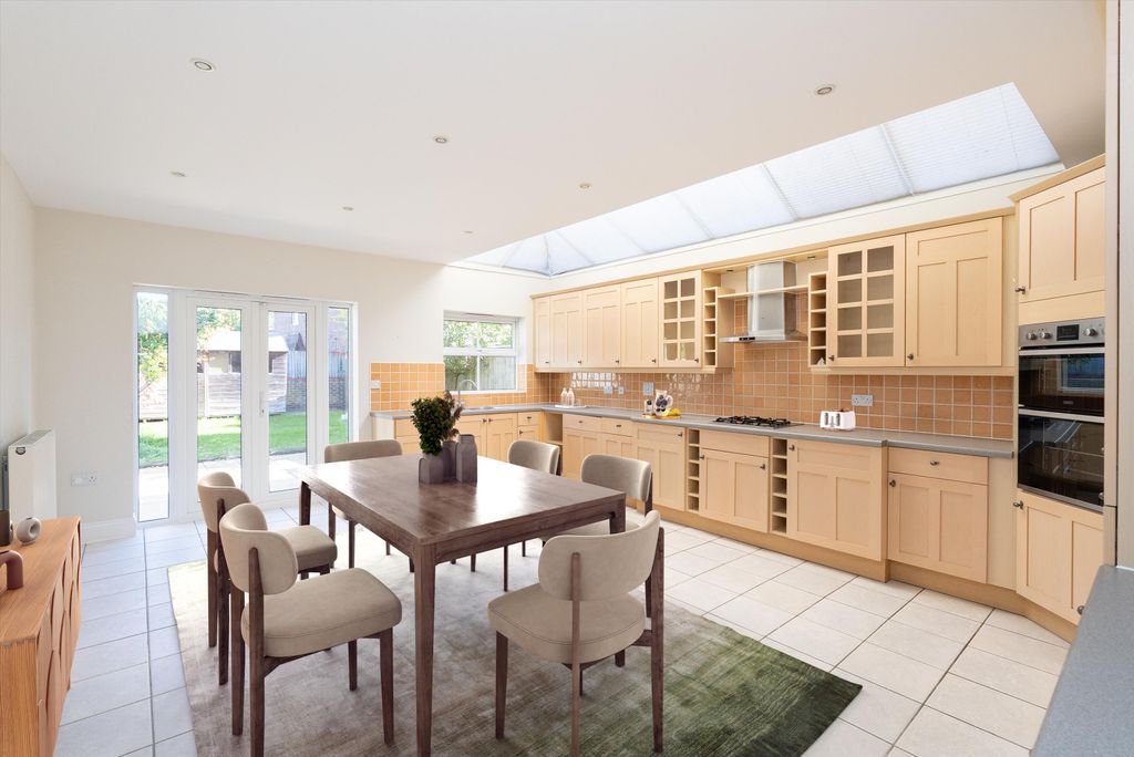 Property photo 2 of 16 Image