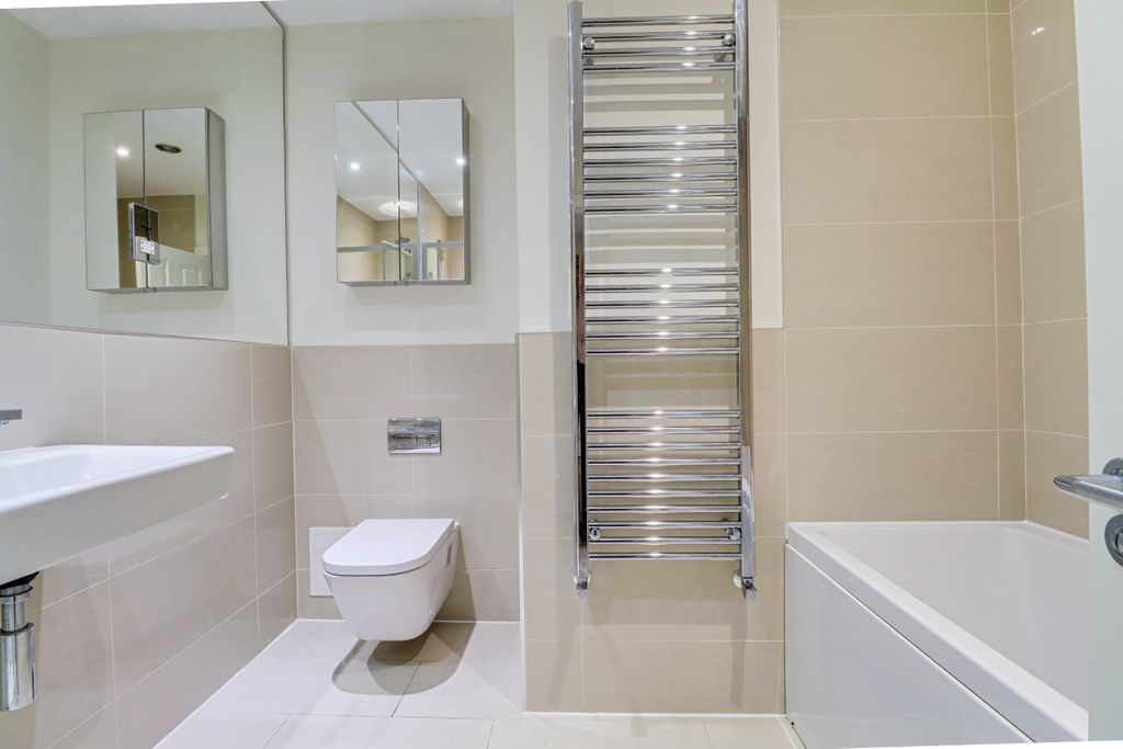 Additional image 14 of 3 bed flat for saleLeyton Green, Harpenden, Hertfordshire AL5