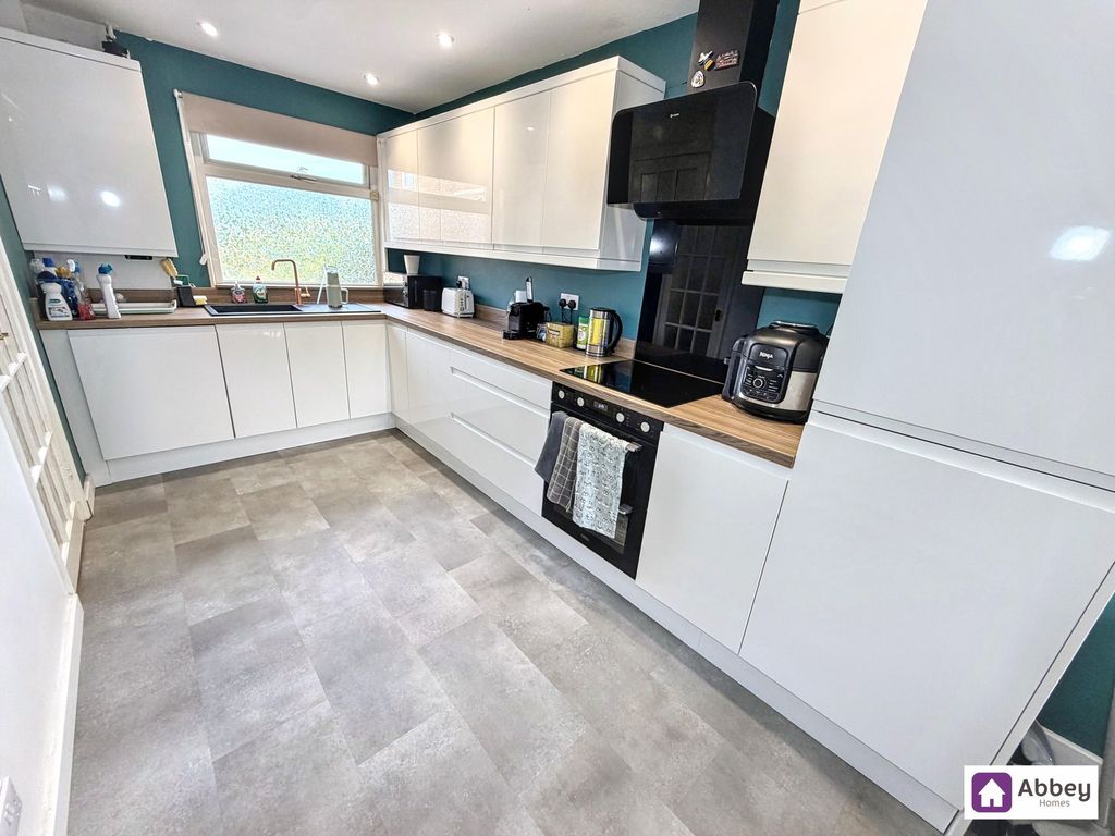 Property photo 1 of 17 Kitchen Area
