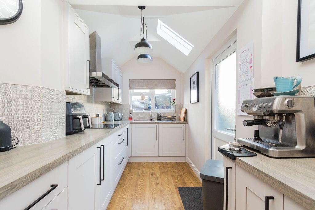 Property photo 2 of 16 Kitchen