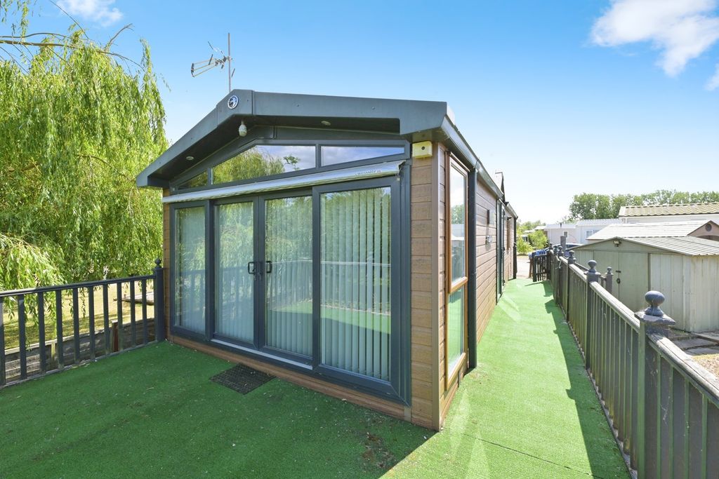 Property photo 2 of 12 Photo