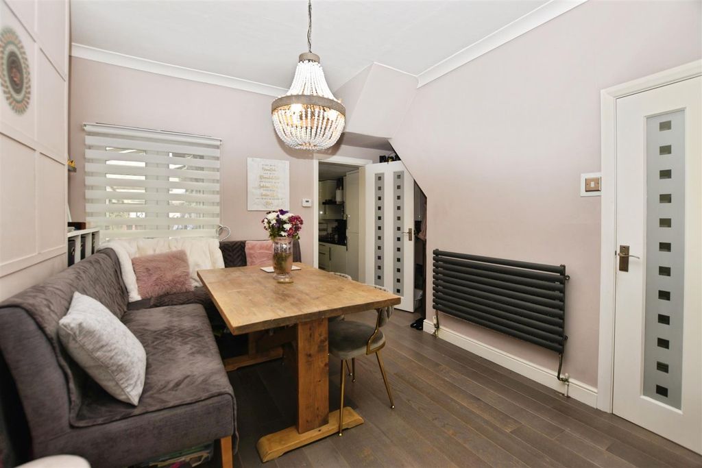 Property photo 3 of 9 Dining Room