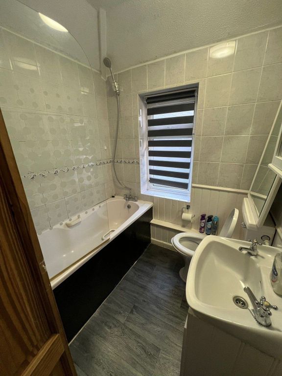 Property photo 2 of 7 Gallery