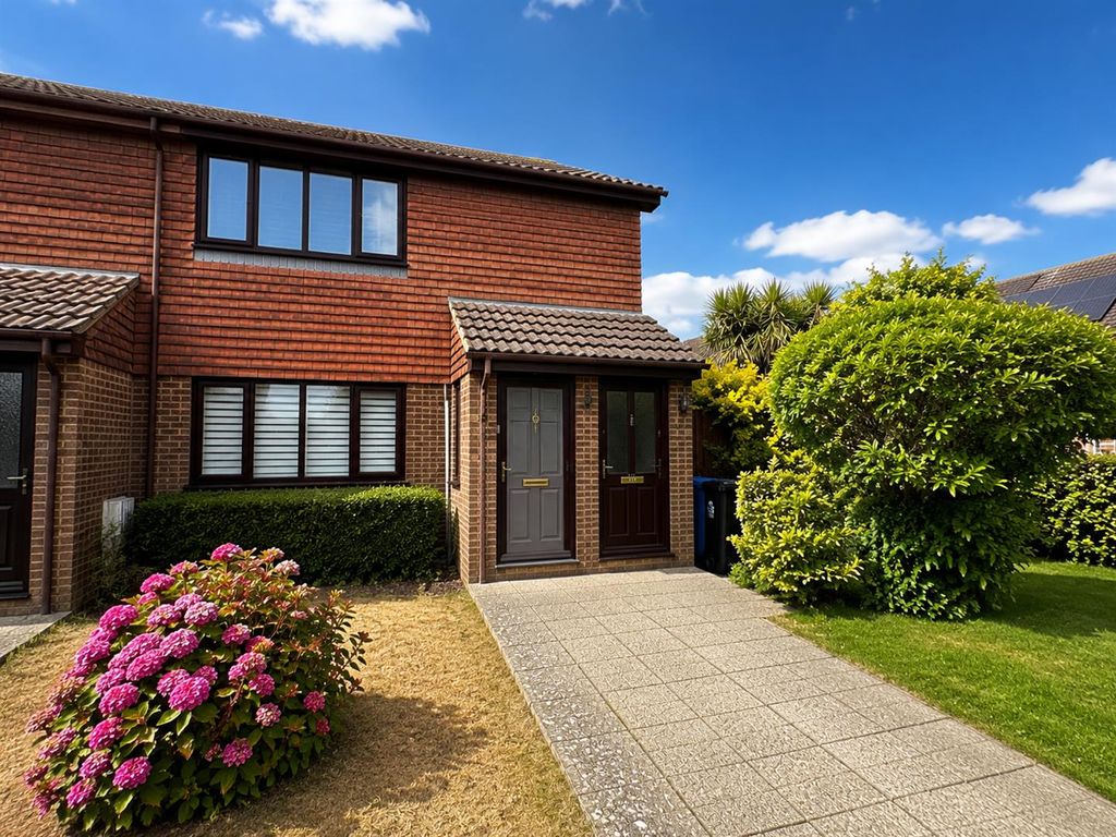 Property photo 1 of 8 For Sale By Aspire Residential | Palm Court