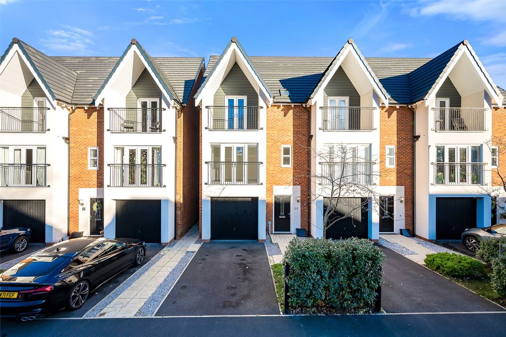 Property photo 1 of 22 25 Primrose Way