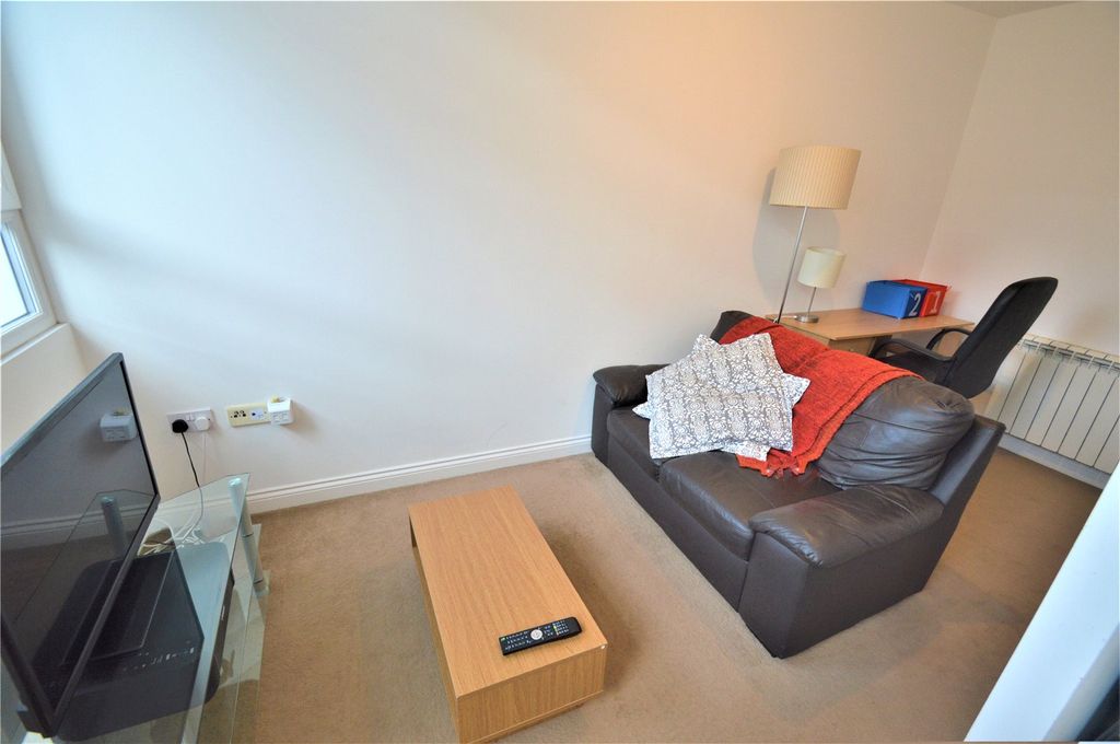 Property photo 2 of 6 Picture No. 10