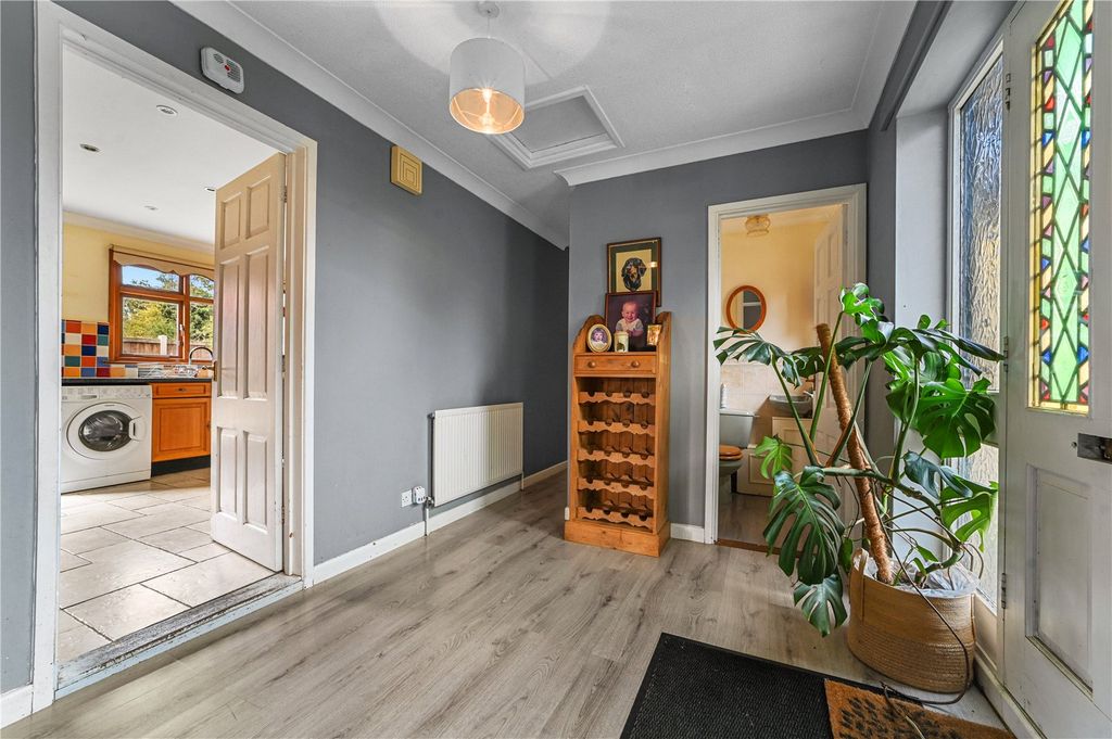 Property photo 2 of 30 Entrance Hall