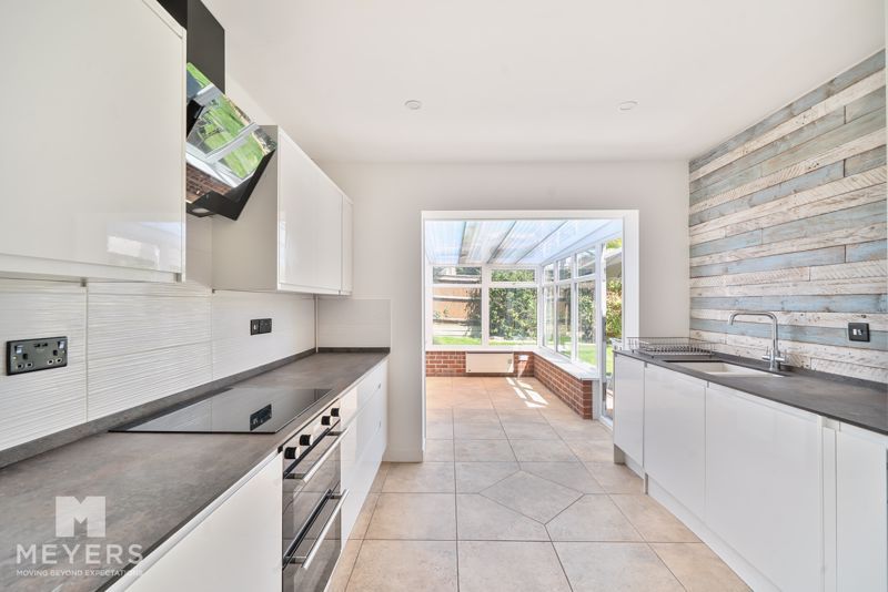Property photo 2 of 17 Modern Kitchen