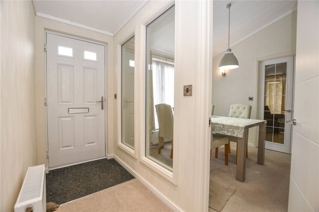 Property photo 3 of 14 Picture No. 06