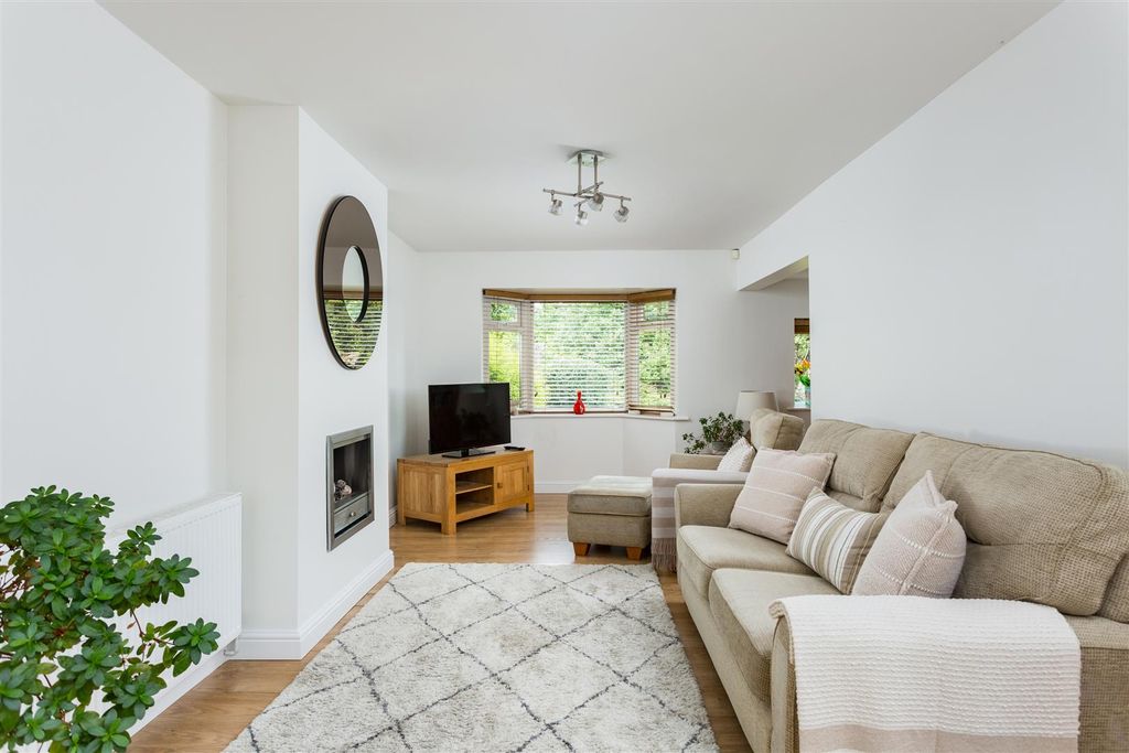 Property photo 2 of 34 1 Breary Rise-13.Jpg