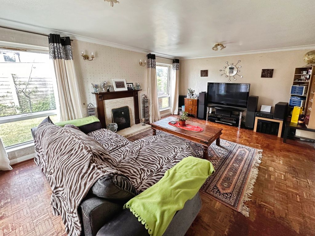 Property photo 3 of 24