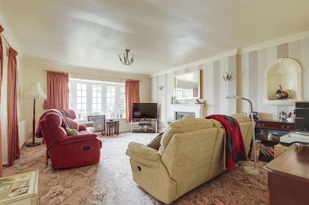 Property photo 3 of 31