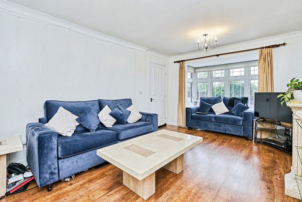 Property photo 3 of 17 Pbox-Img.Jpg
