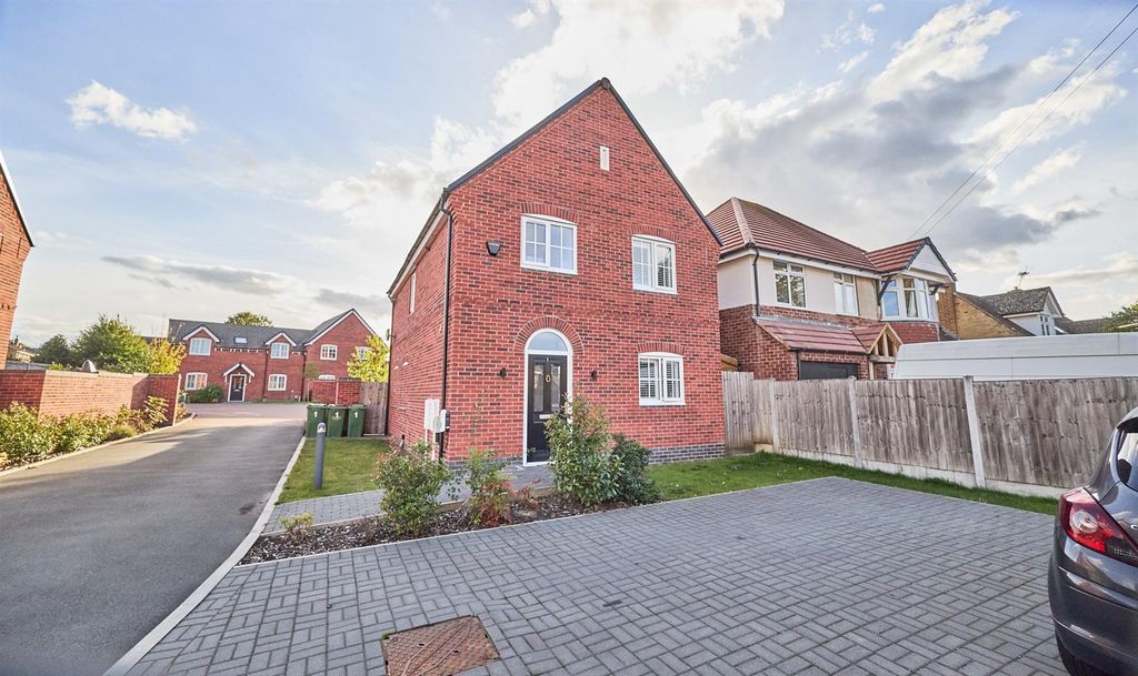 Property photo 1 of 17 Ellis Close Sap 19.Jpg
