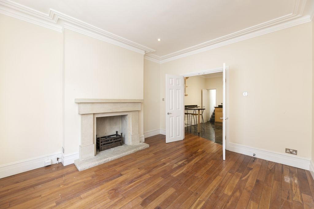 Property photo 2 of 25 Trevor Street