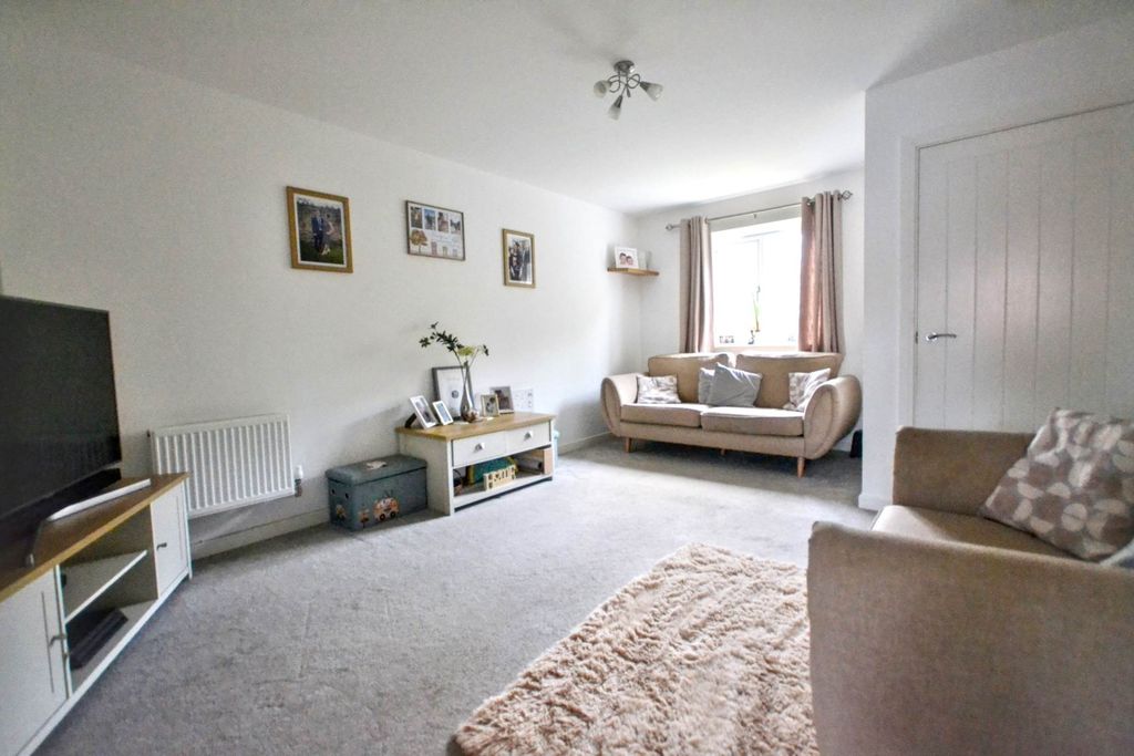 Property photo 3 of 14