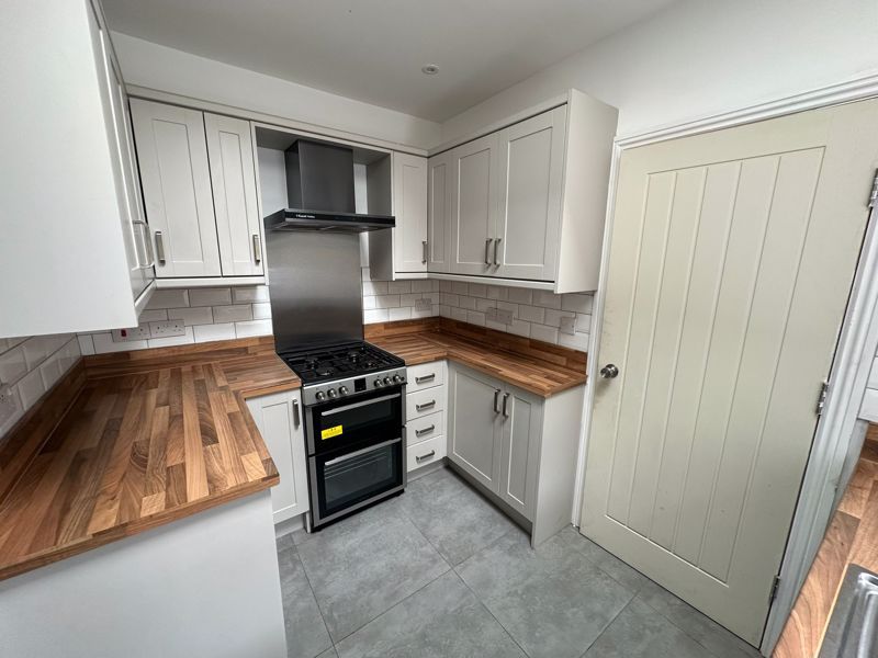 Property photo 3 of 12 Photo 9