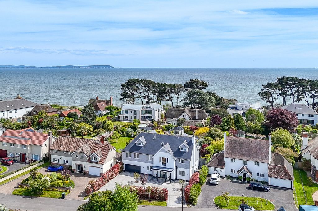 Property photo 1 of 35