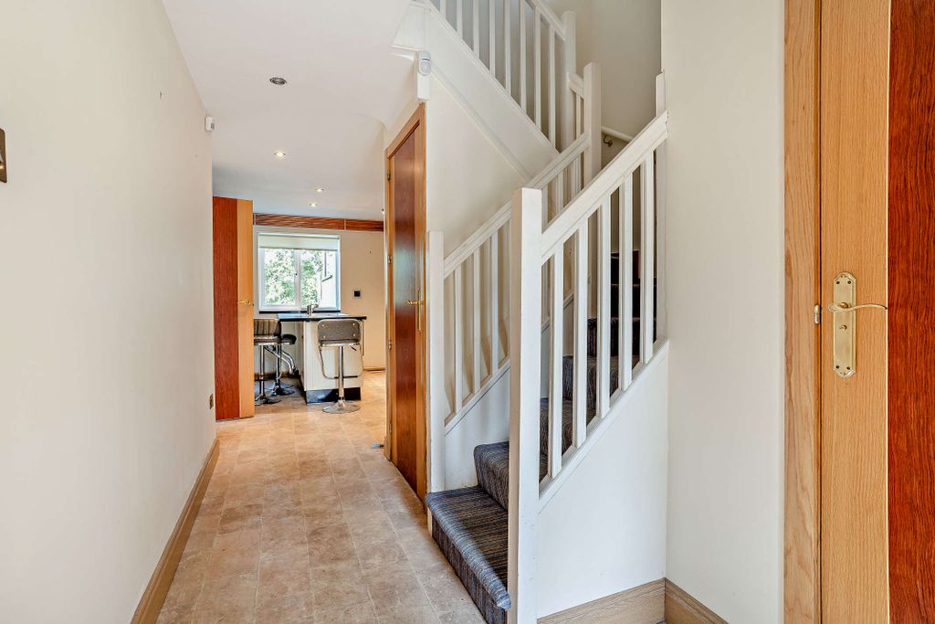 Property photo 2 of 24