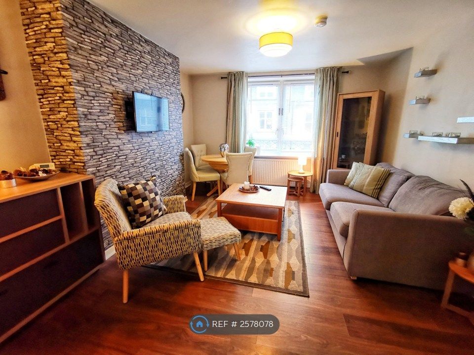 Property photo 2 of 32 Living Room - Viewpoint 2
