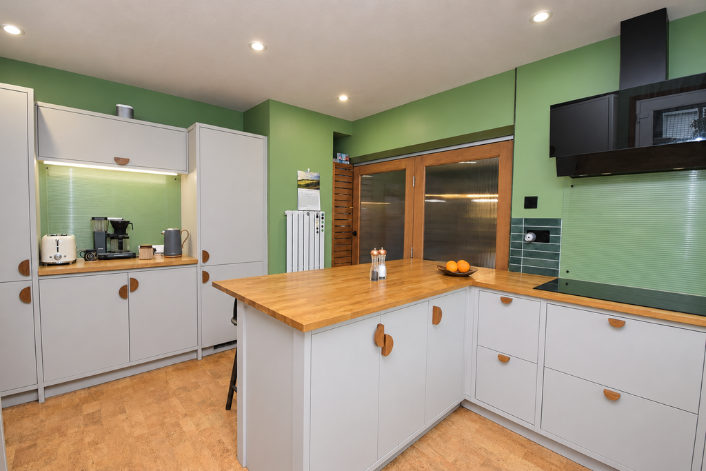 Property photo 3 of 35 Kitchen 3