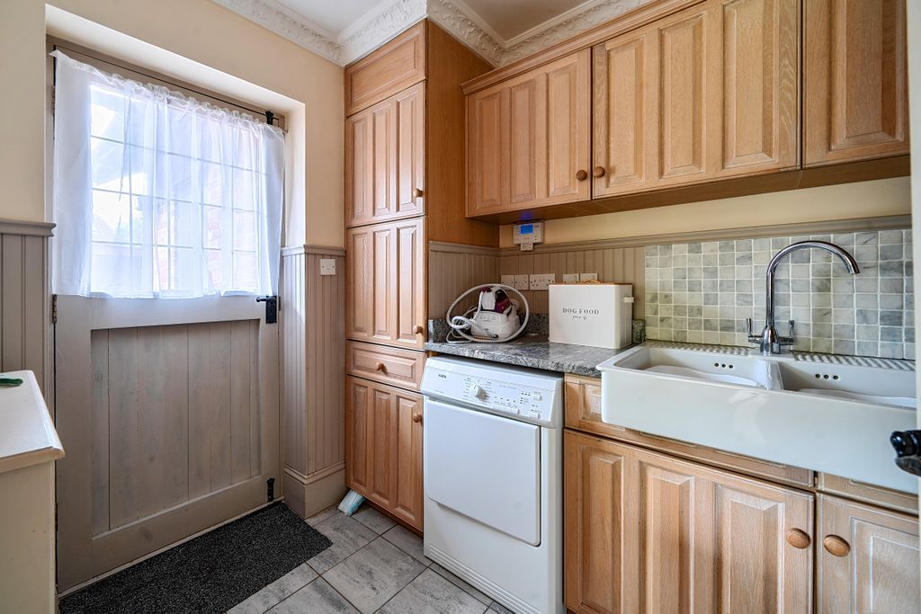 Property photo 3 of 29