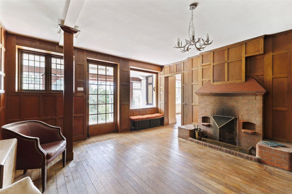 Property photo 3 of 13 Sitting Room