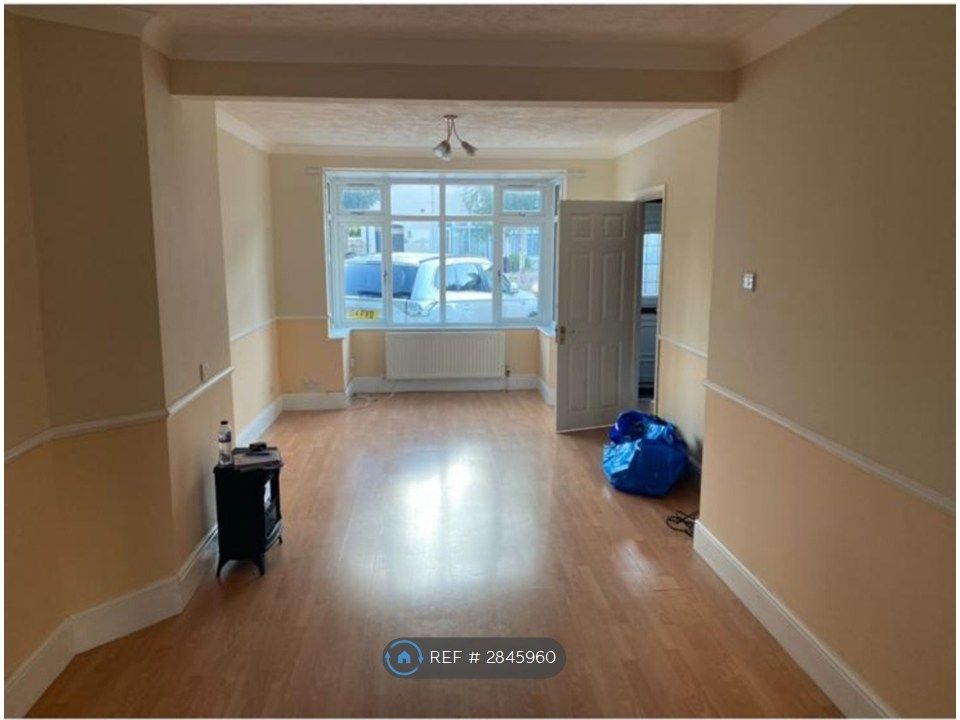 Property photo 2 of 12 Lounge