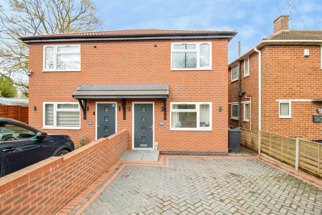 House in Nuneaton and Bedworth, Keresley Newlands - View 3