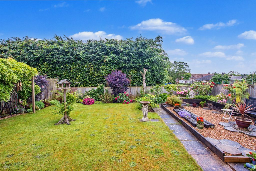 Property photo 2 of 25 5214856