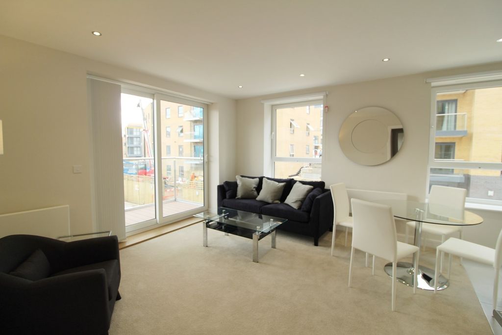 Property photo 2 of 7 Living Area