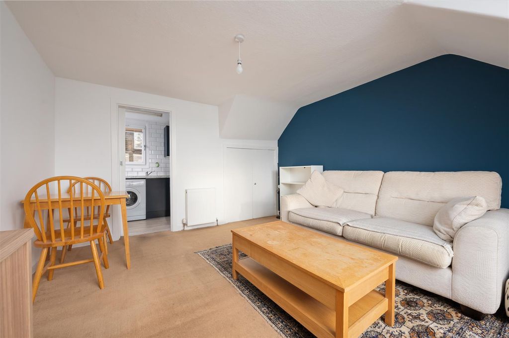 Property photo 3 of 21 27Victoriastreet013.Jpg