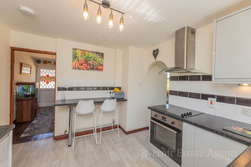 Property photo 2 of 20