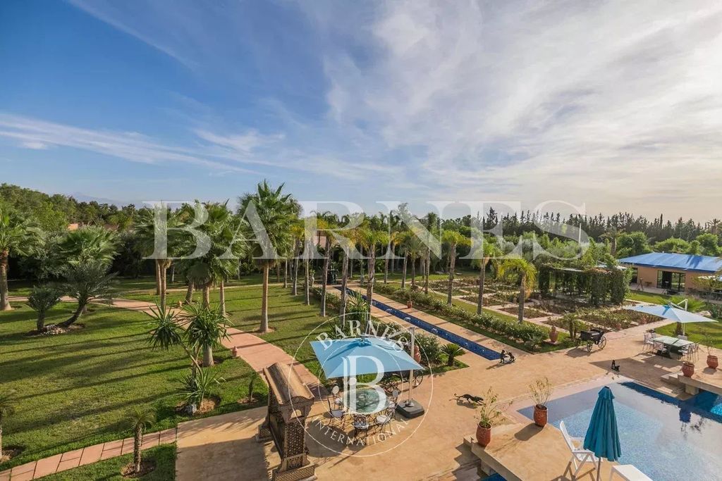 Property photo 3 of 60 Swimming Pool