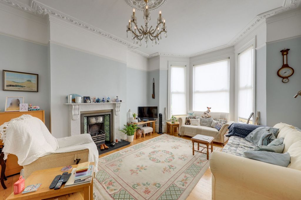 Property photo 1 of 29