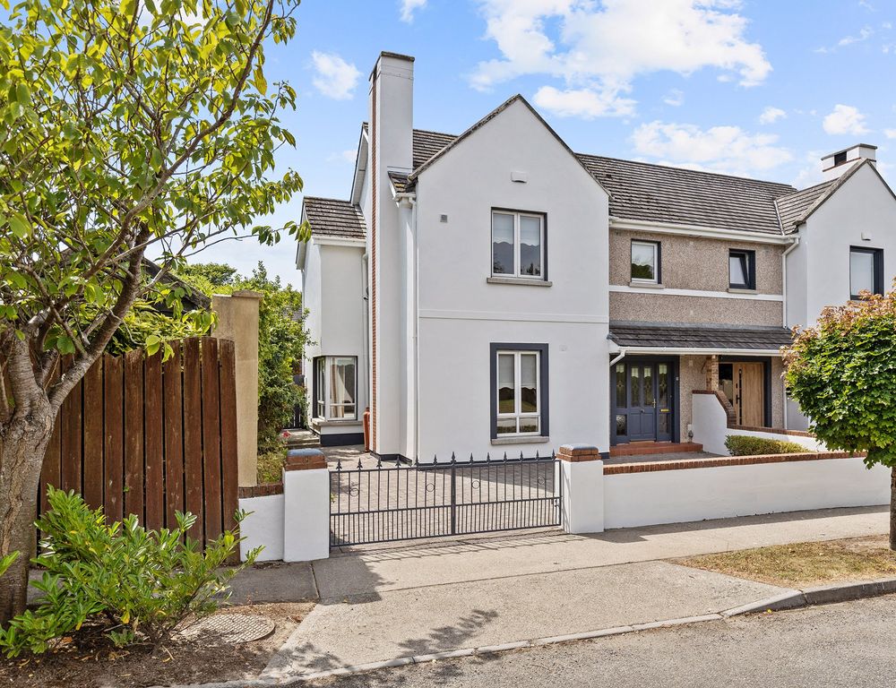Property photo 1 of 32