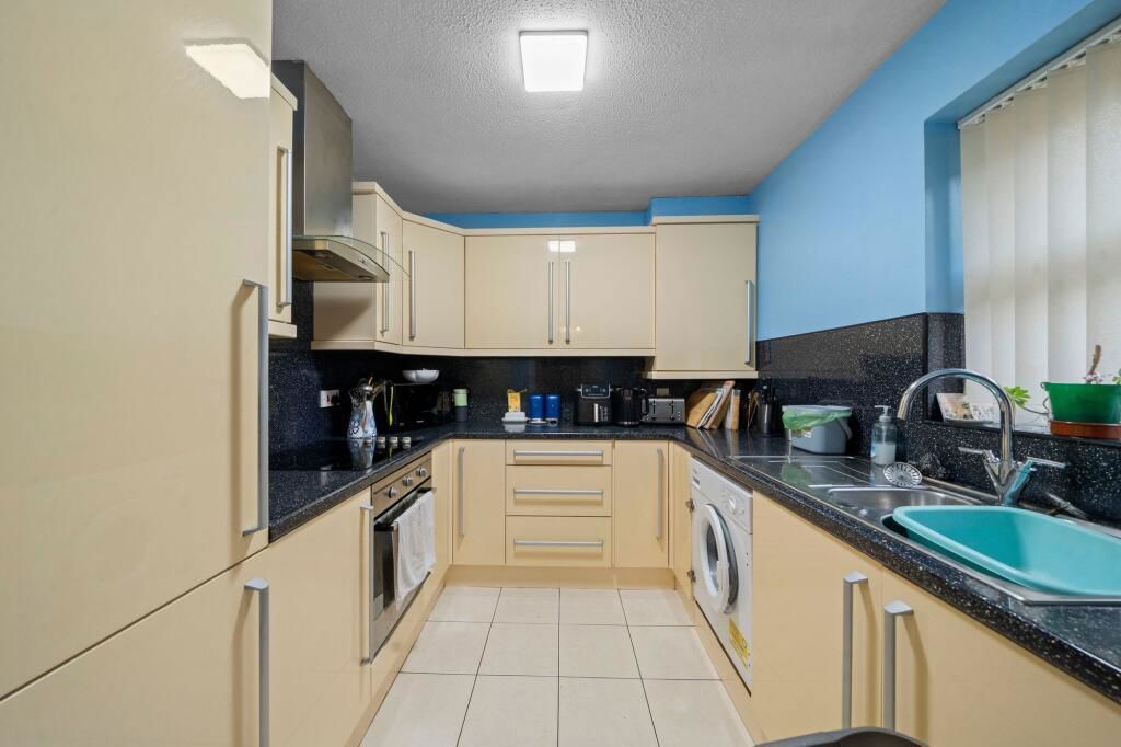 Property photo 3 of 20