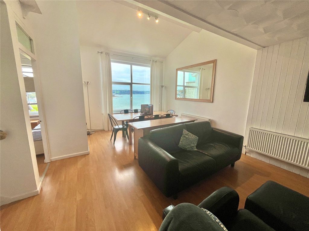 Property photo 2 of 24 Picture No. 16