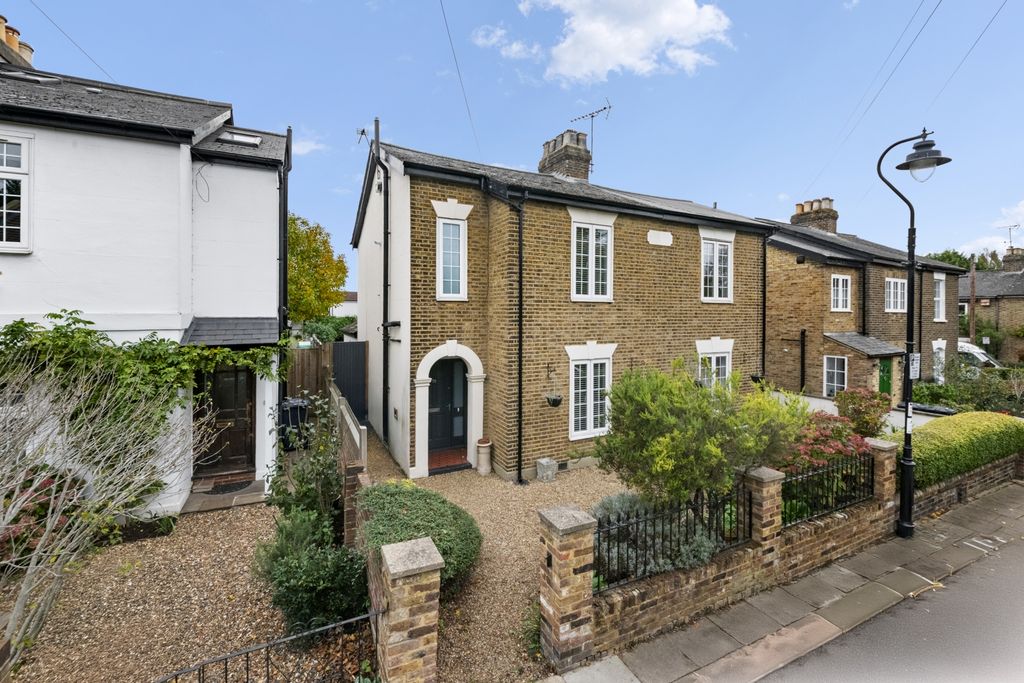 Property photo 1 of 20 Photo 13