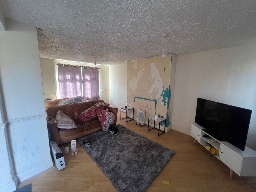 Property photo 2 of 8