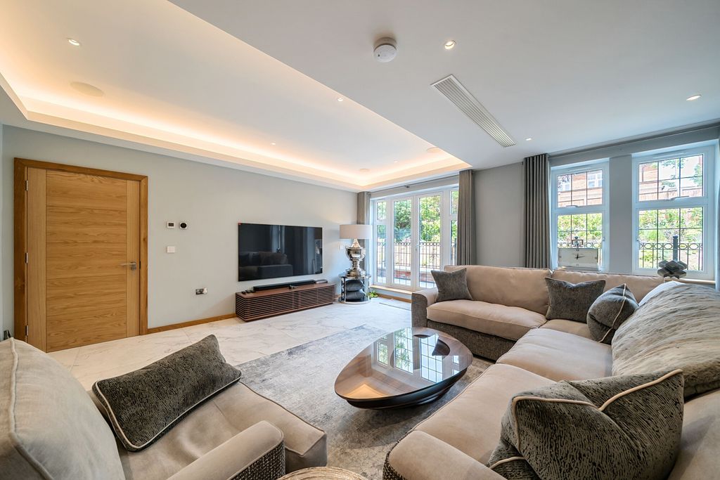 Property photo 2 of 24 1305588-19-6842Da...