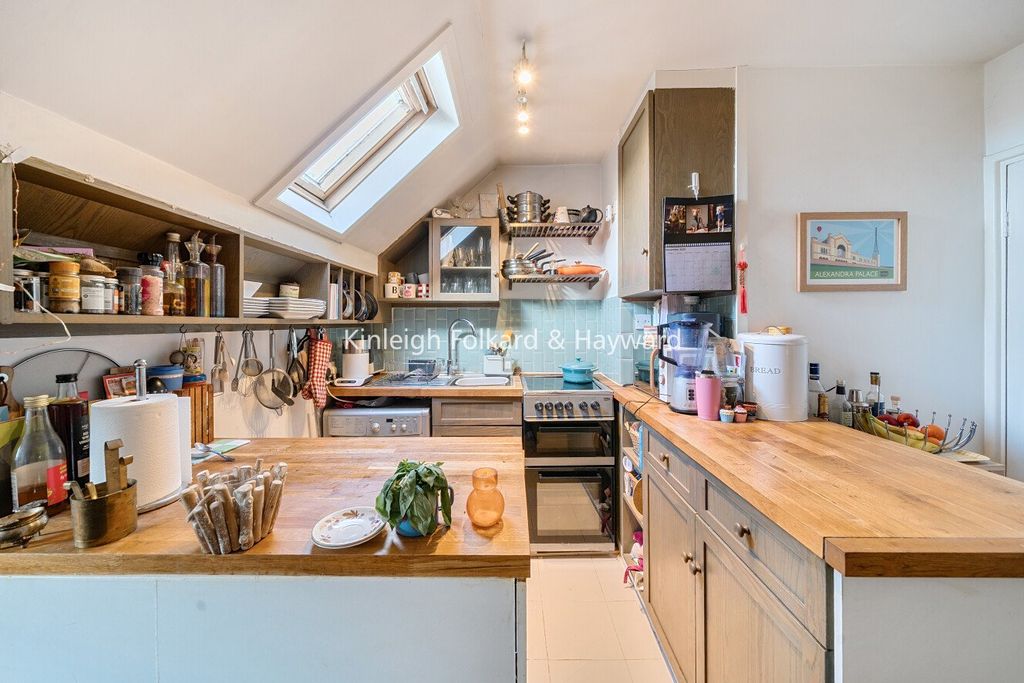 Property photo 3 of 18 Picture No. 14