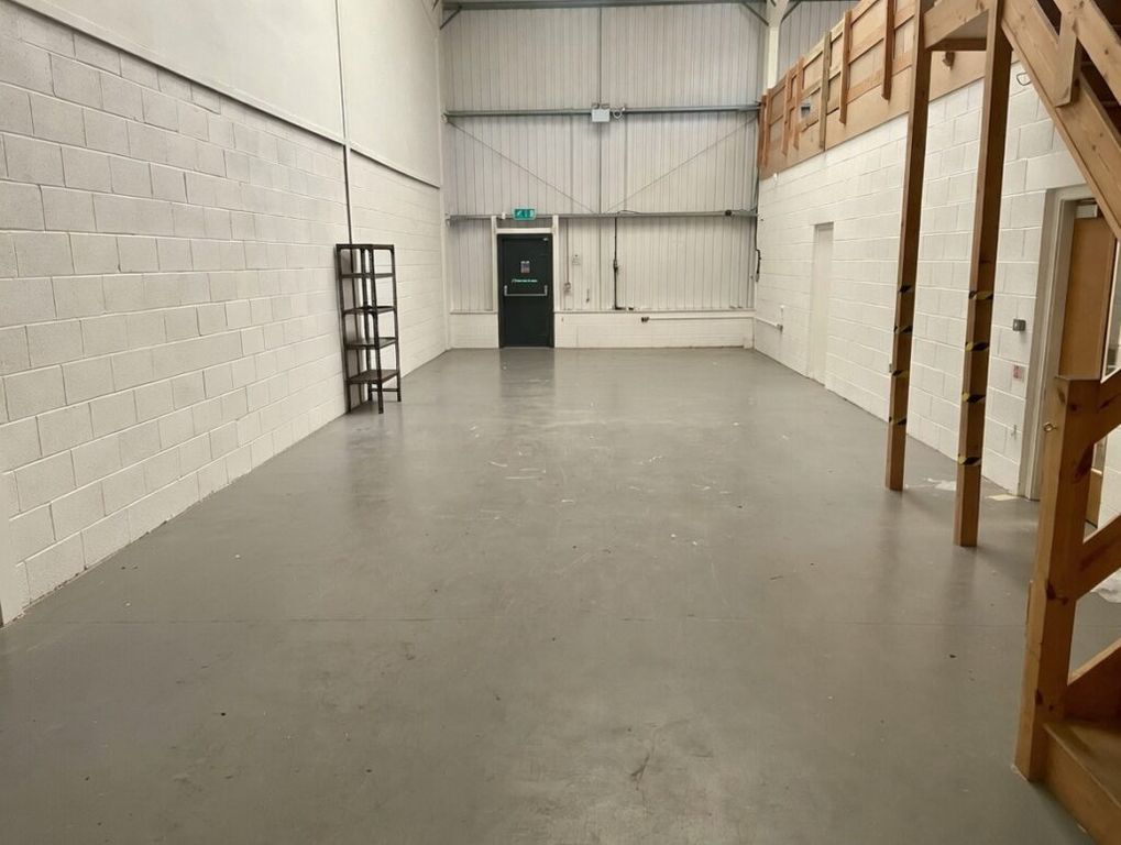 Property photo 3 of 6