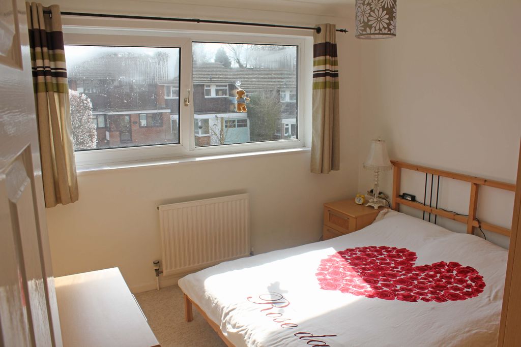 Property photo 3 of 5 Bed